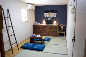 Отель Tsukiji Hostel Wakayama 2  Вакаяма